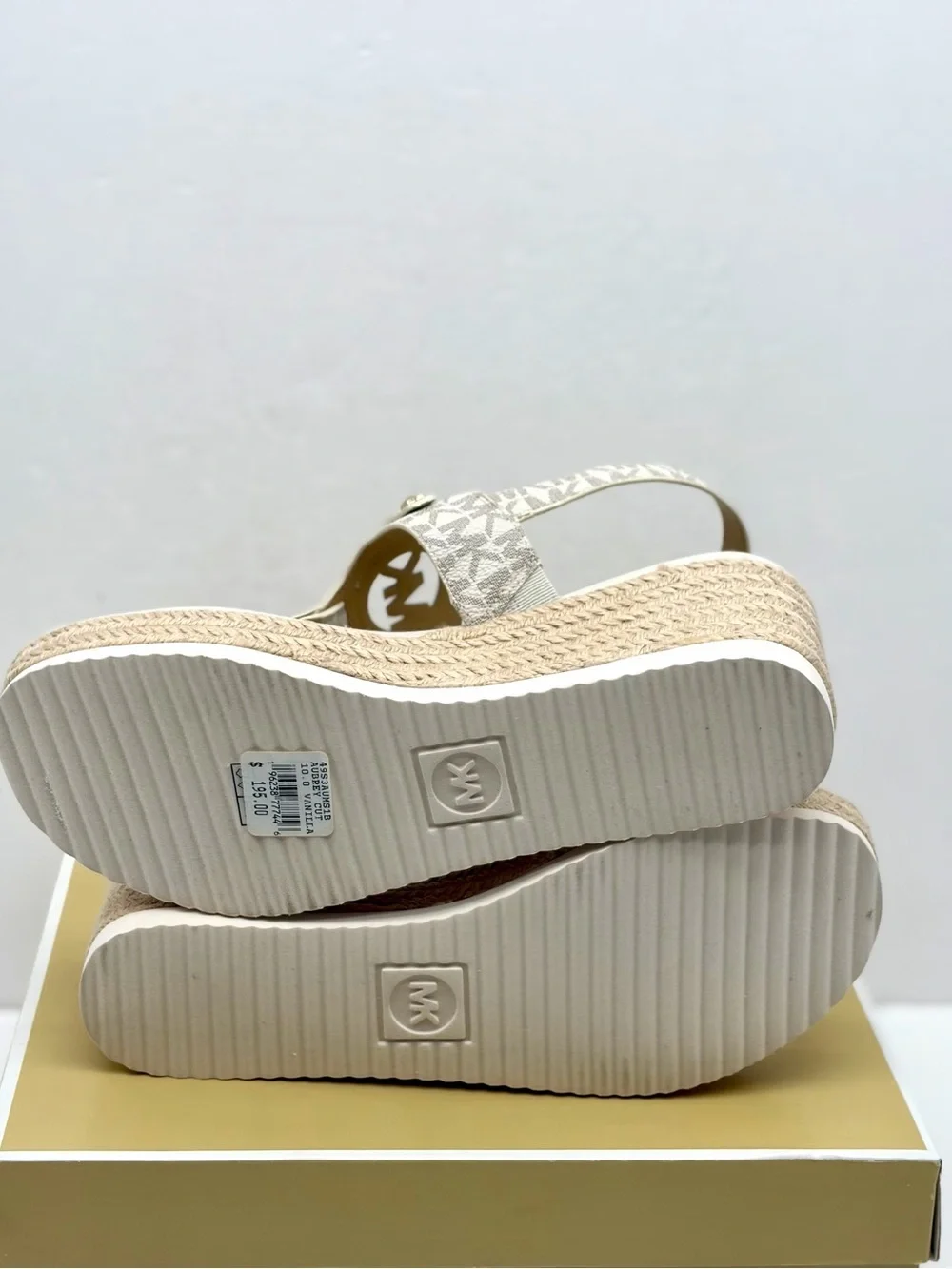 Michael Kors Aubrey Cutout Leather Wedge Sandal Vanilla 10